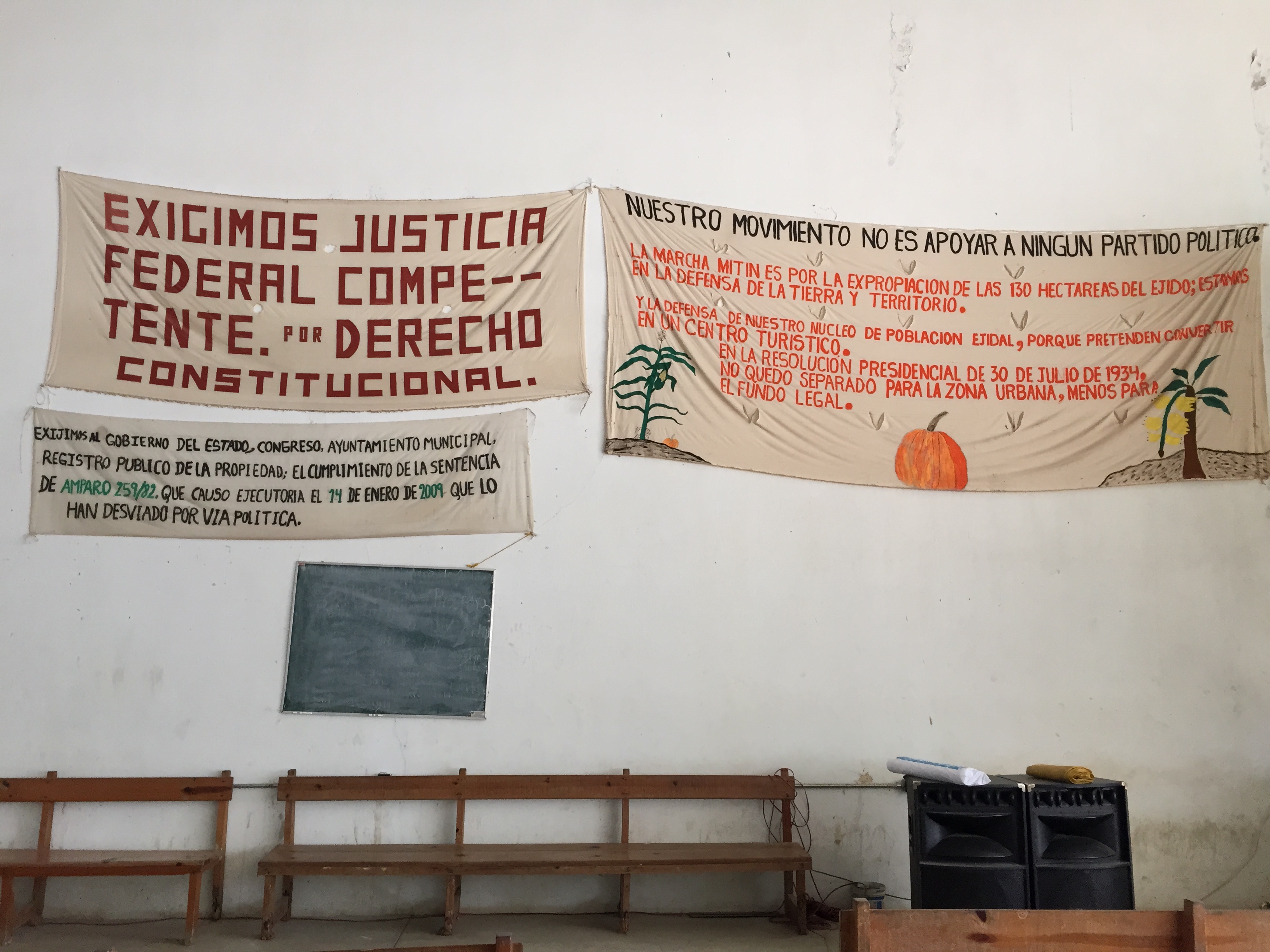 Banners used by the ejidatarios of Tila on their marches. Source: https://radiozapatista.org/