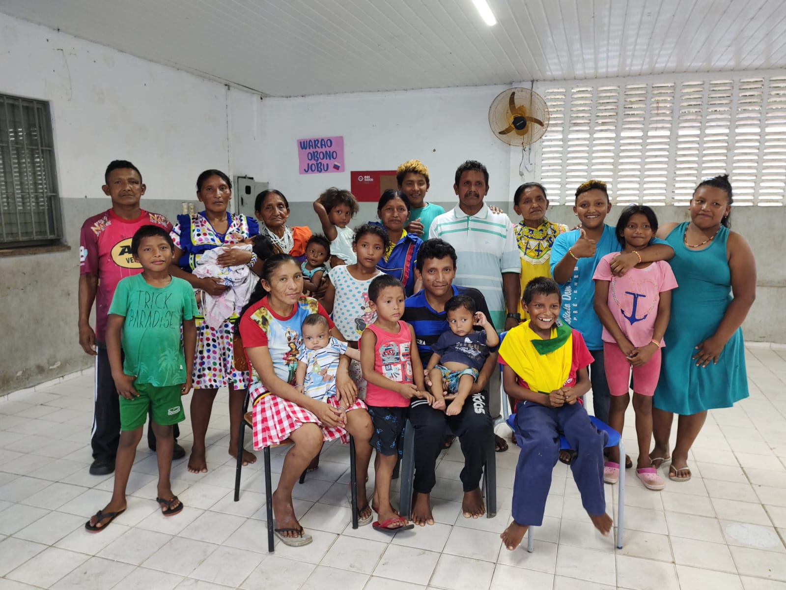 Extended Warao family, at the Transit Home, Teresina-PI. Source - Carmen Lúcia Silva Lima, 2023.